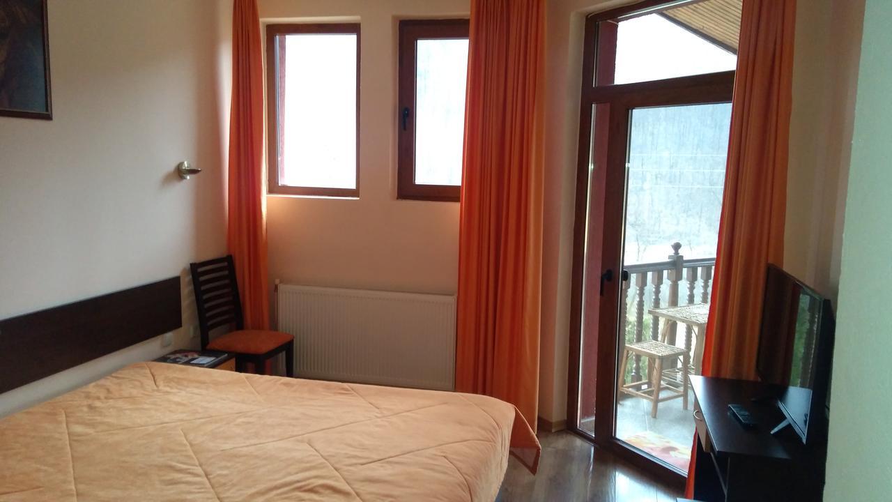 Guest House Alfa Daniel Balkanets  Exteriör bild